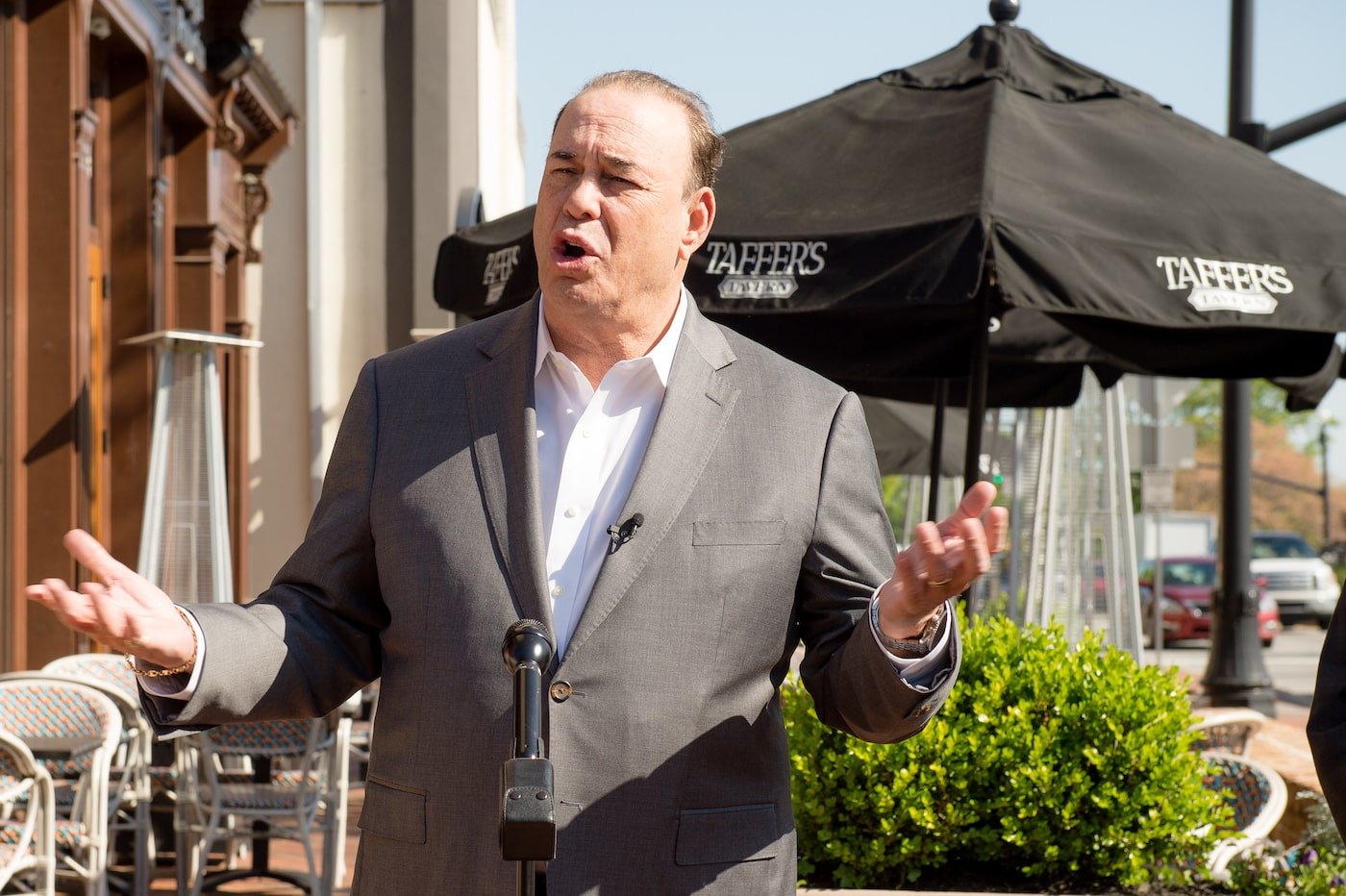 Jon Taffer talks to a crowd