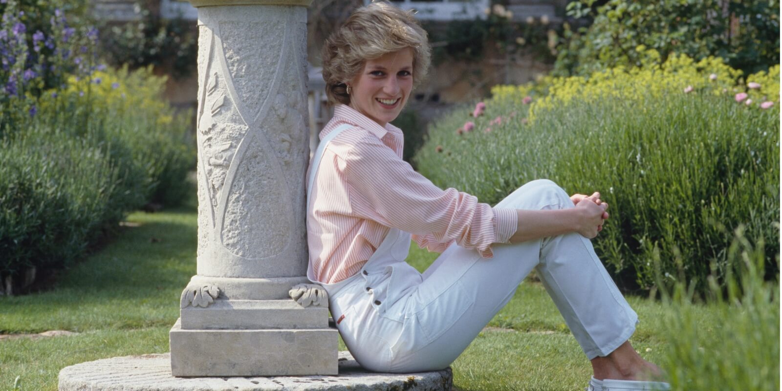 Princess Diana was photographed by a Sundial at Highgrove House.