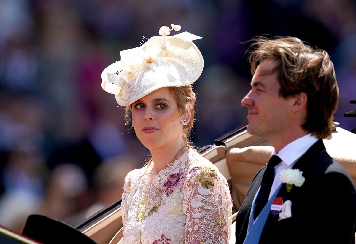 Princess Beatrice and Edoardo Mapelli Mozzi arrive by carriage during day four of Royal Ascot at Ascot Racecourse