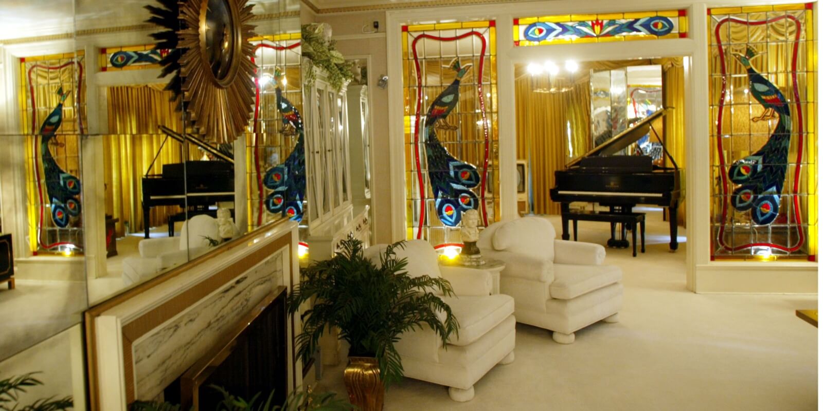 Graceland's living room was a welcoming place for Elvis Presley's family and friends.