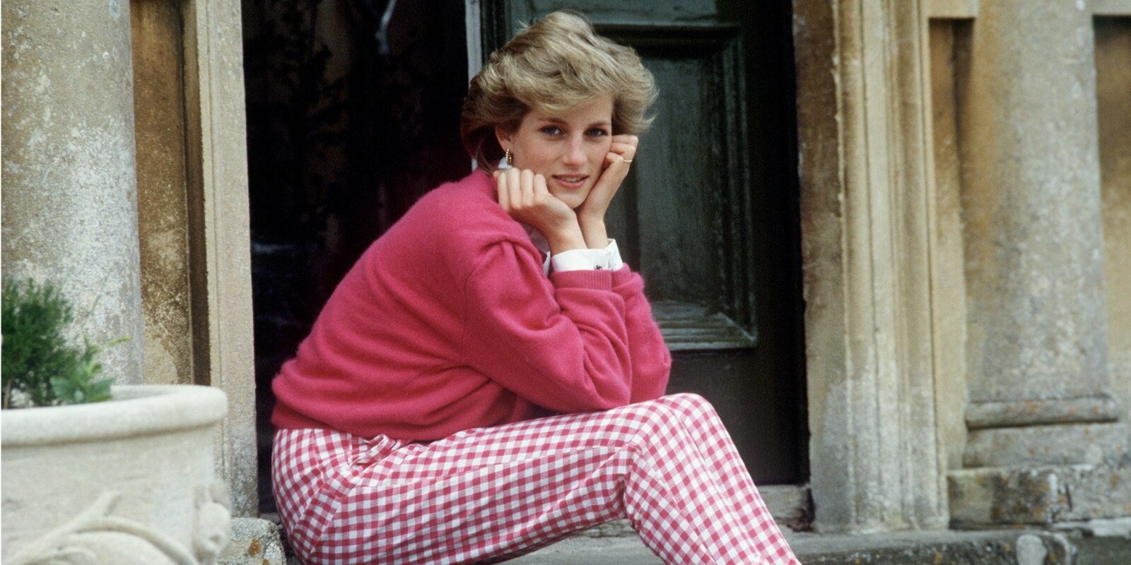 Diana, Princess of Wales (1961 - 1997) sitting on a step at her home, Highgrove House, in Doughton, Gloucestershire, 18th July 1986.