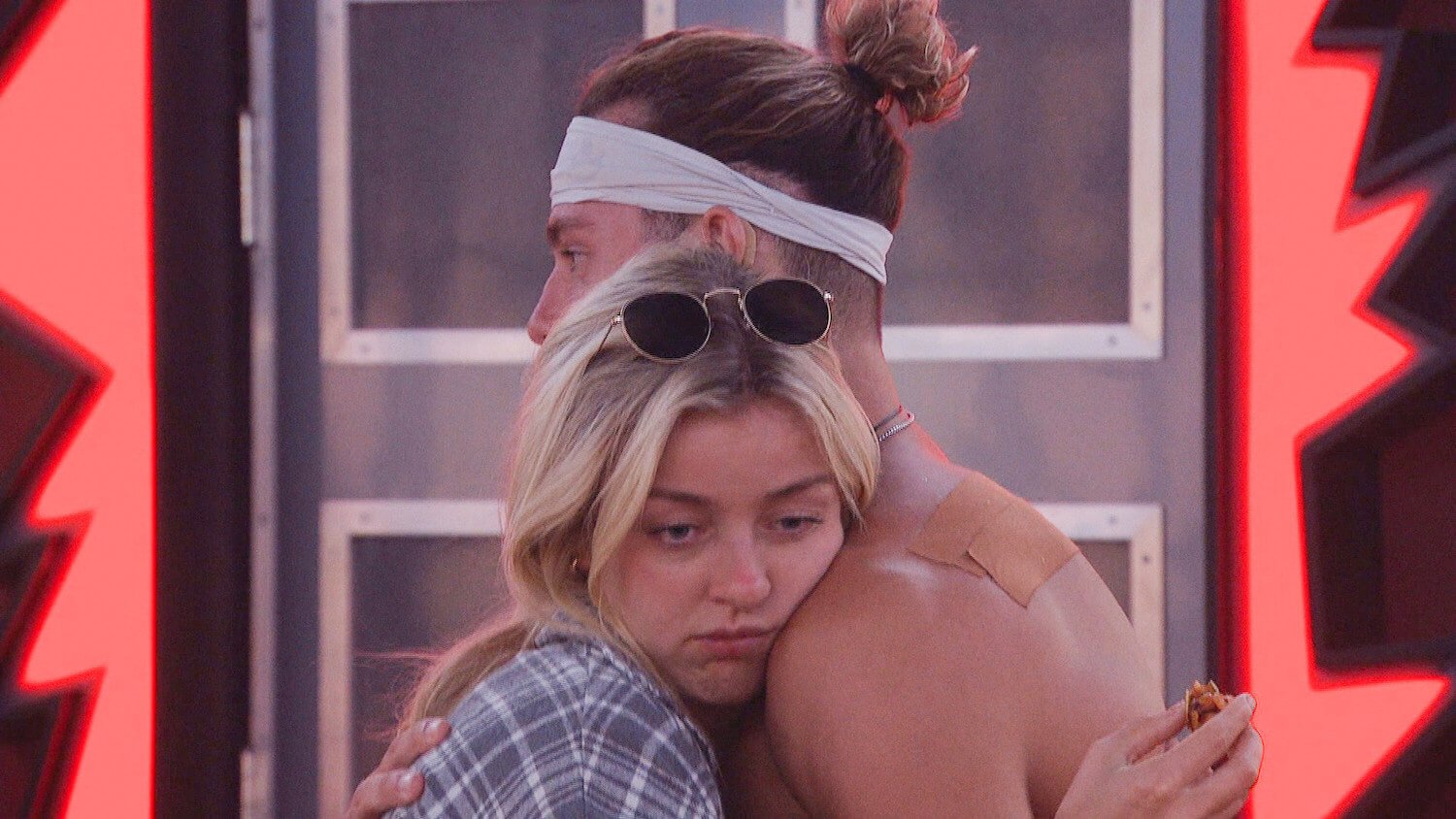'Big Brother' Season 25 houseguests Reilly Smedley and Matt Klotz hugging