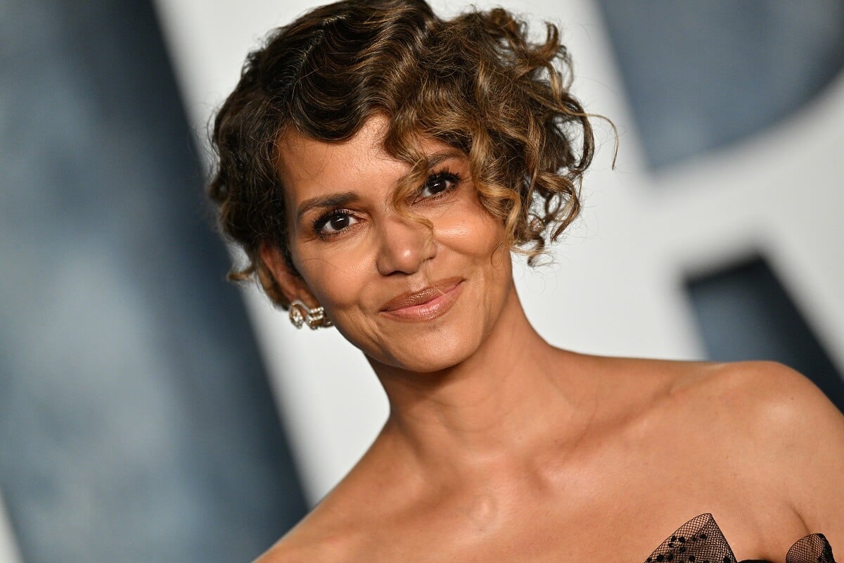 Halle Berry smiling at the 2023 Vanity Fair Oscar Party.