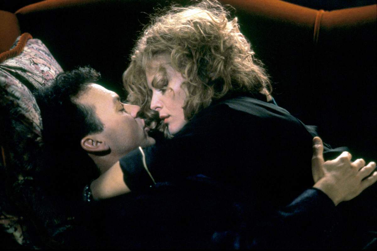 Actors Michael Keaton and Michelle Pfeiffer film a scene for Batman Returns