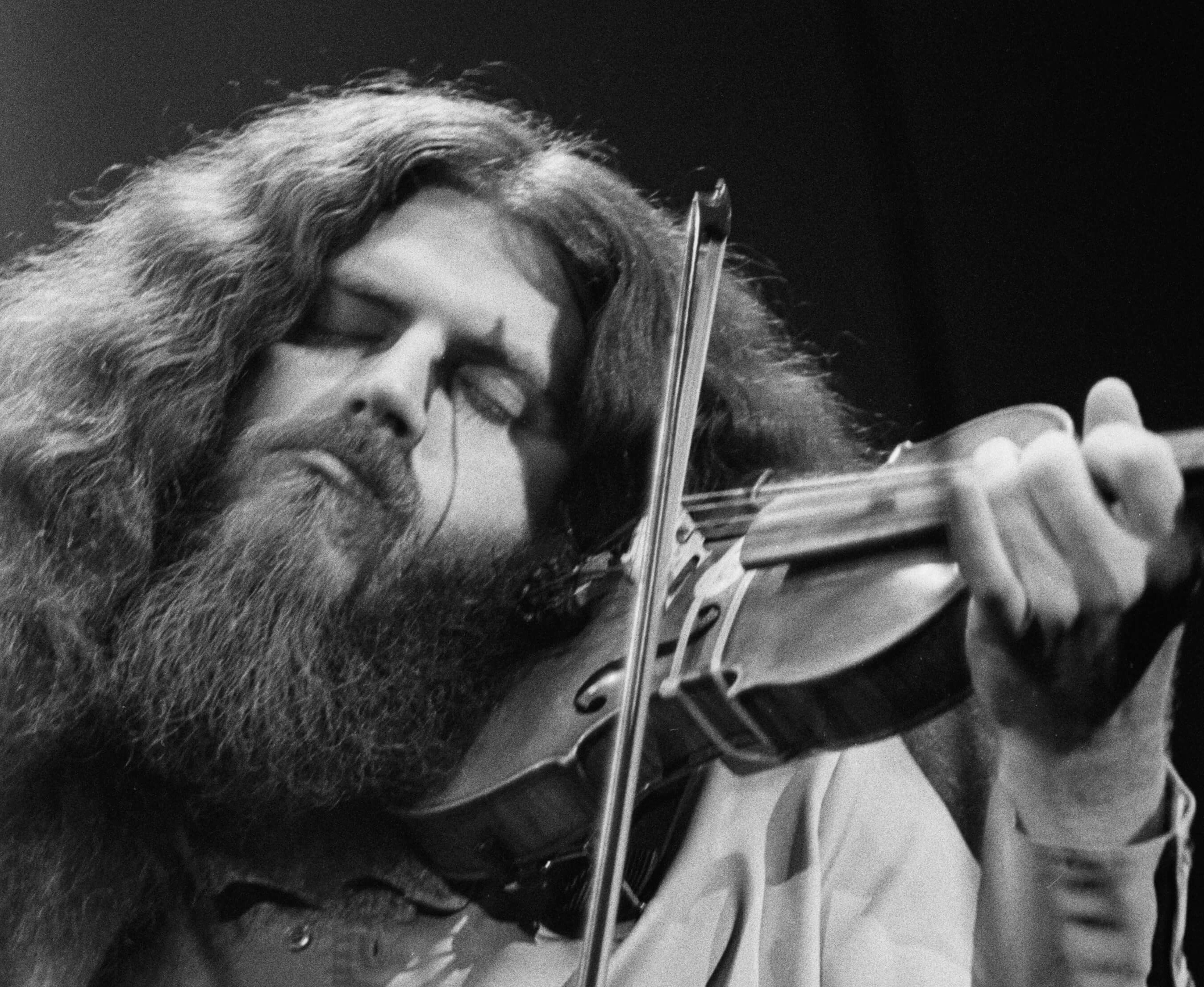 Kansas' Robby Steinhardt with a violin