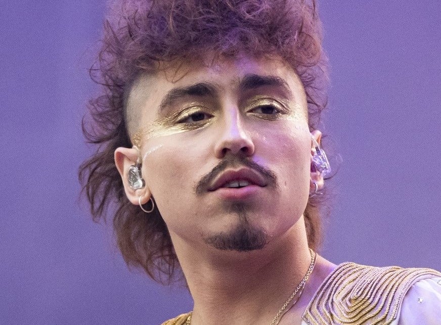 Greta Van Fleet's Josh Kiszka wearing makeup