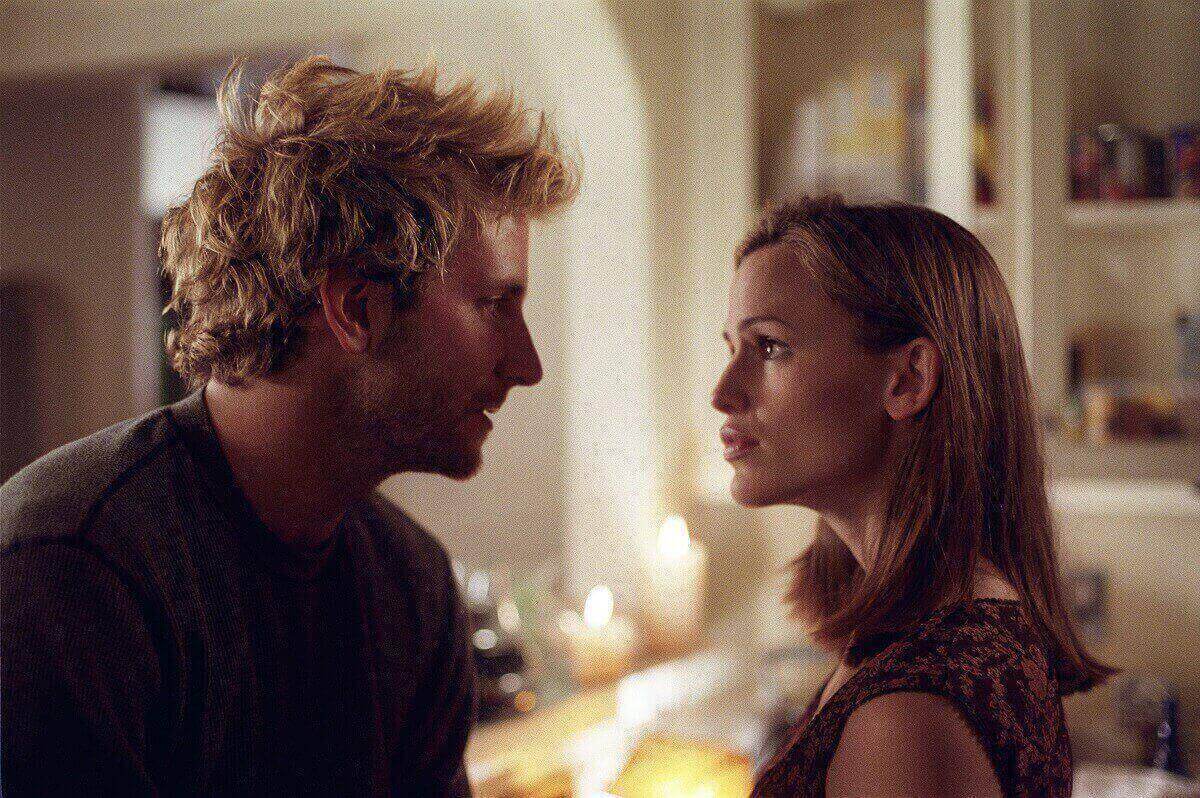 Bradley Cooper and Jennifer Garner in an episode of 'Alias'.