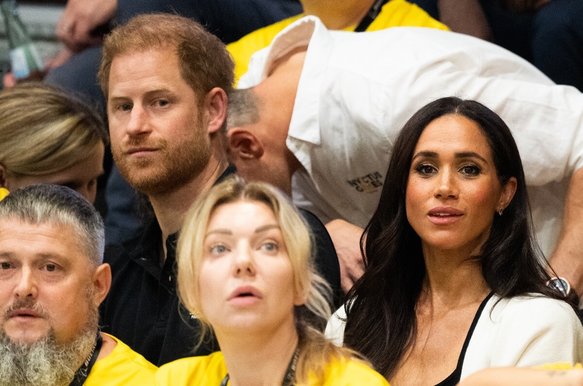 Prince Harry and Meghan Markle attend the Wheelchair Basketball match during Day 4 of the Invictus Games
