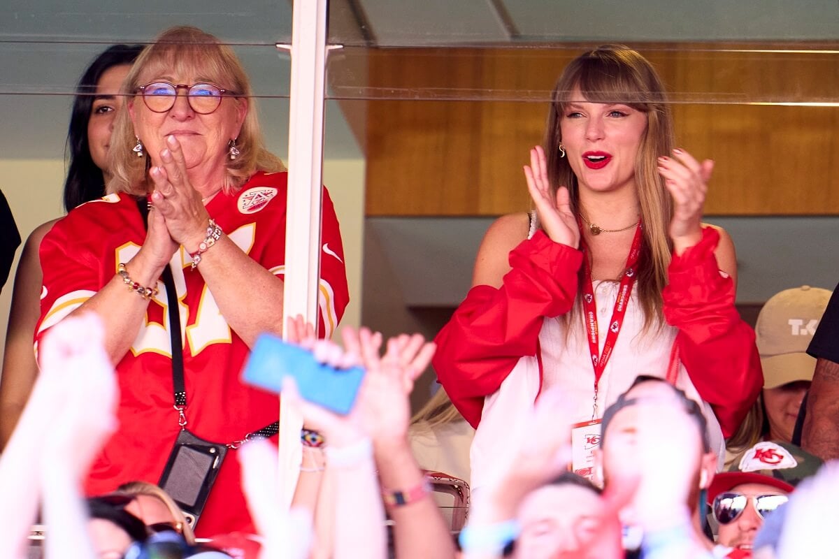 While Taylor Swift Looked ‘Happy’ With Travis Kelce After Game, a Body Language Expert Noticed Sign That They’re Not Romantically Involved