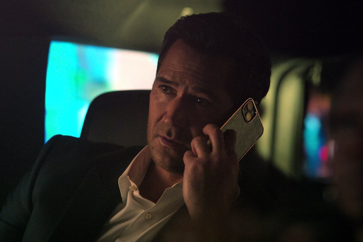 Mickey Haller talking on his phone on 'The Lincoln Lawyer' Season 2