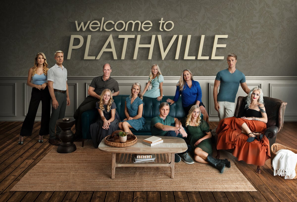 'Welcome to Plathville' Season 5 key art with portrait of Plath family