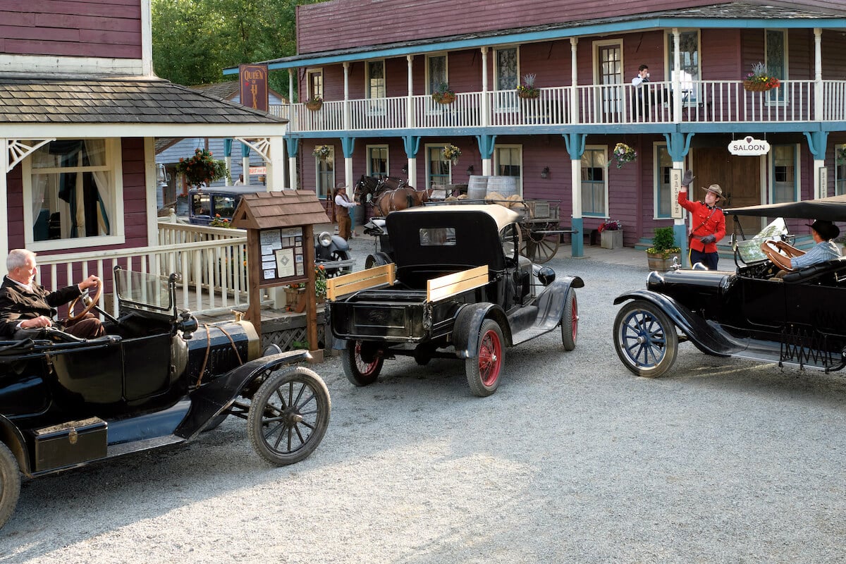 a traffic jam in Hope Valley in 'When Calls the Heart' Season 9