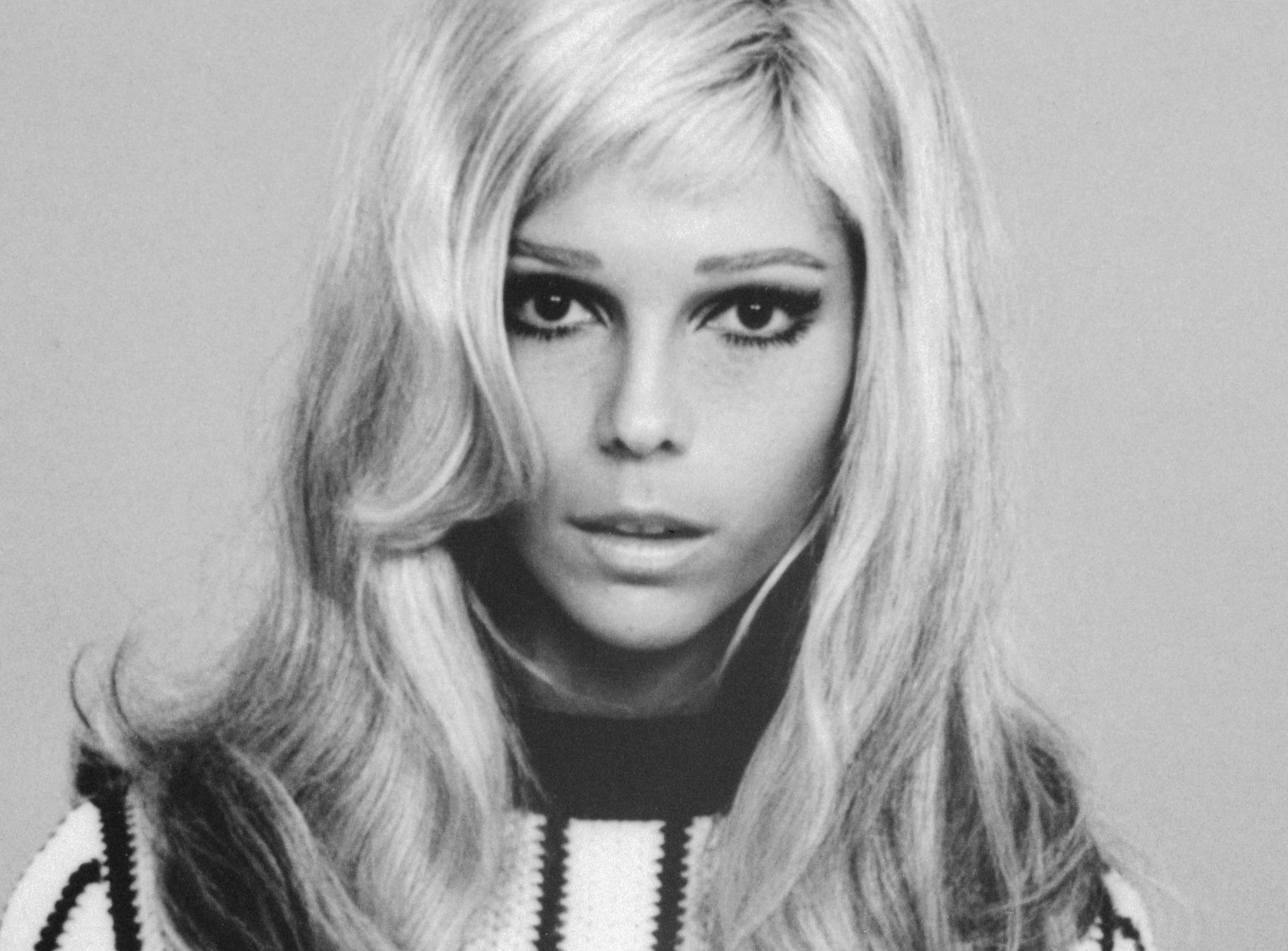 Nancy Sinatra in black-and-white