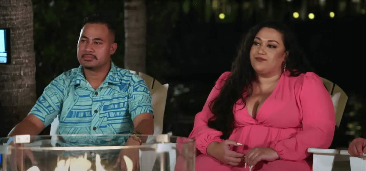 Asuelu and Kalani sitting next to each other in an episode of '90 Day: The Last Resort' on TLC