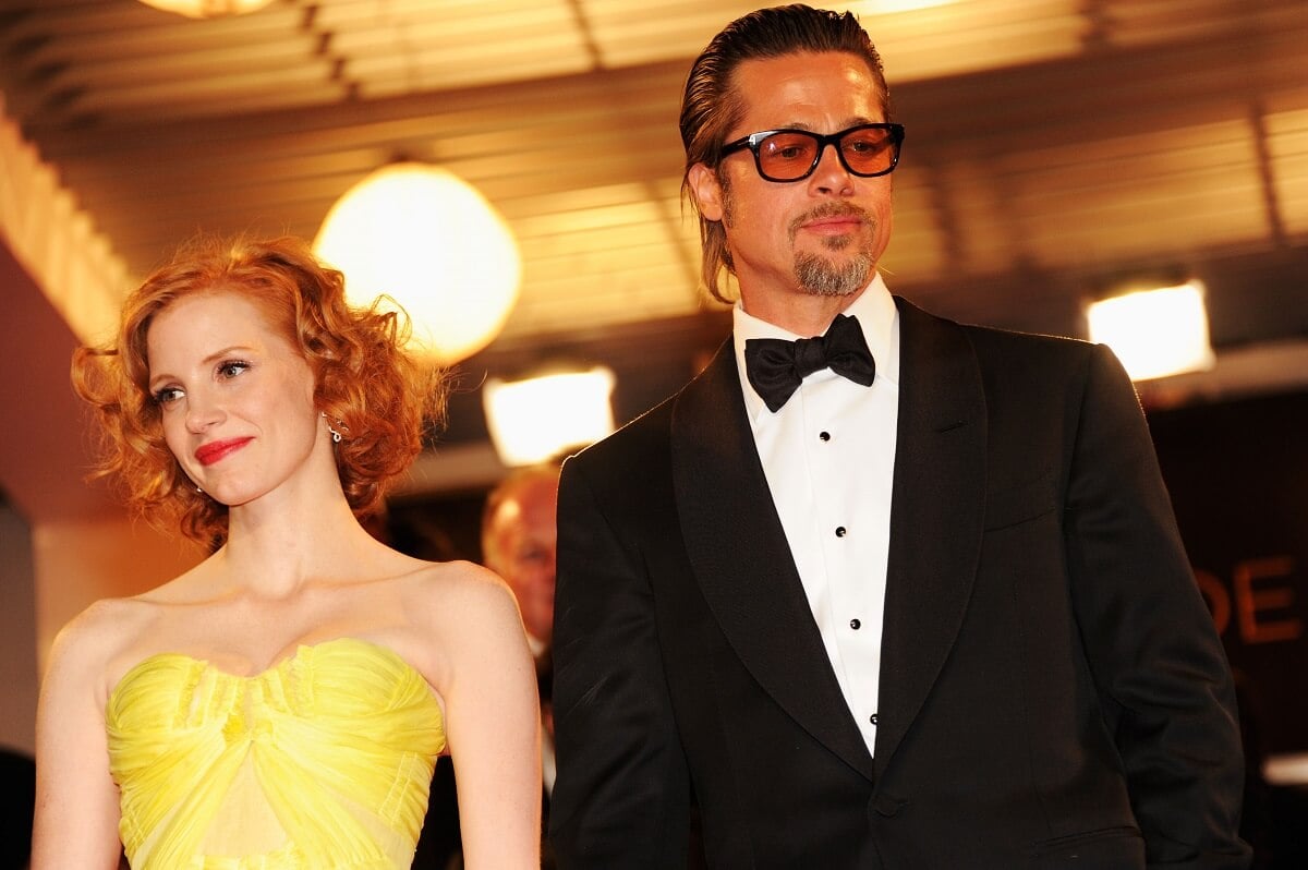 Brad Pitt and Jessica Chastain posing all dressed up at the 'Tree of Life' premiere.
