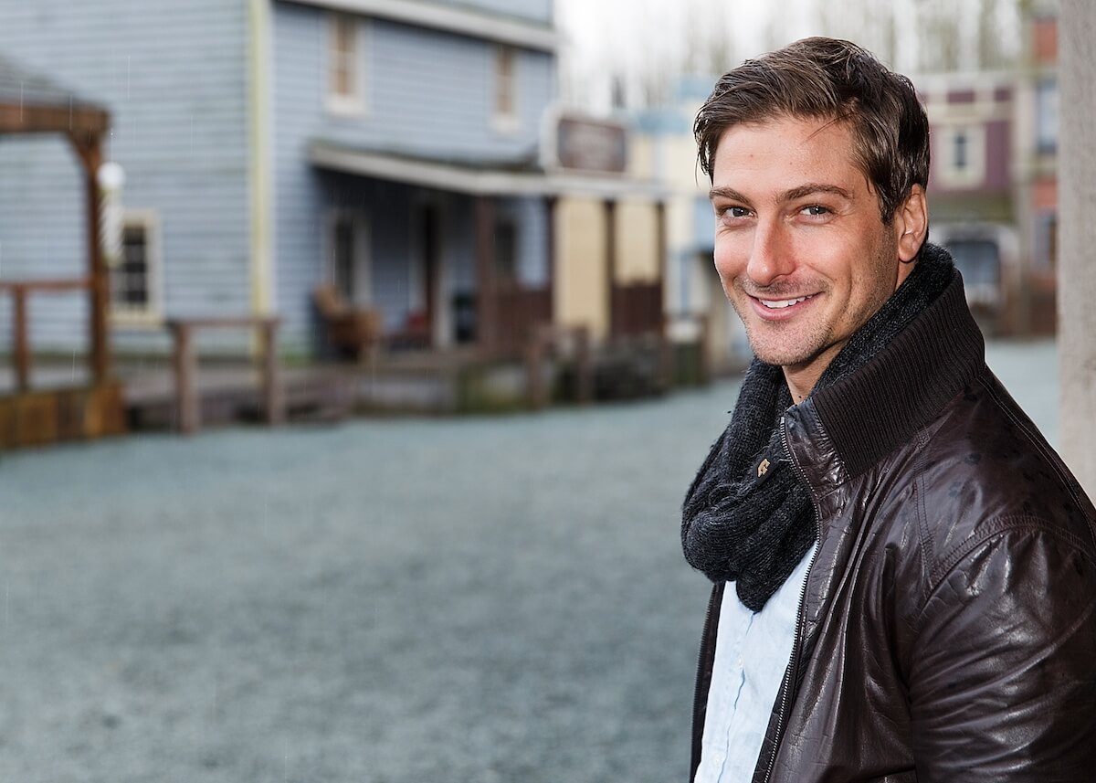 Daniel Lissing on the set of 'When Calls the Heart'