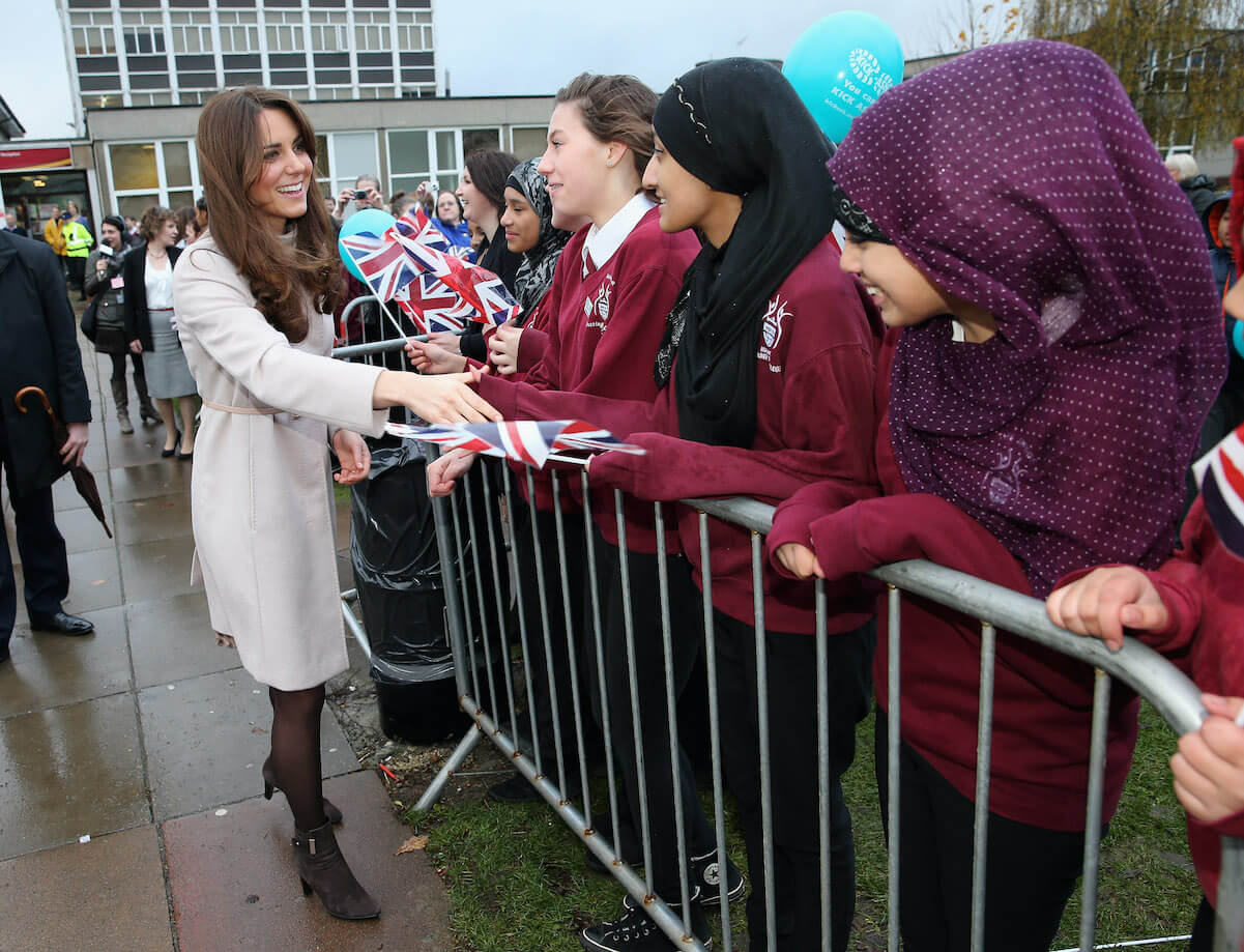 Kate Middleton greets members of the public in 2012