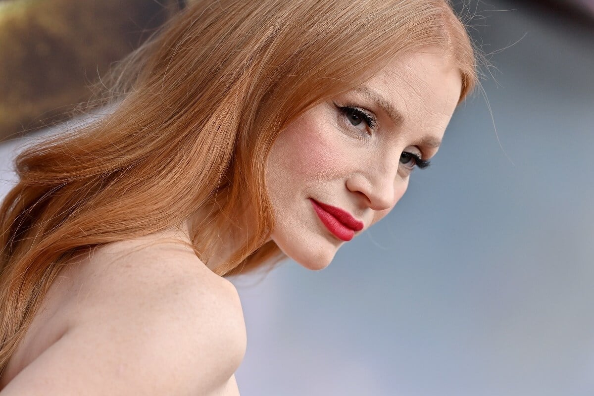 Jessica Chastain posing at the Los Angeles premiere of 'The Flash'.