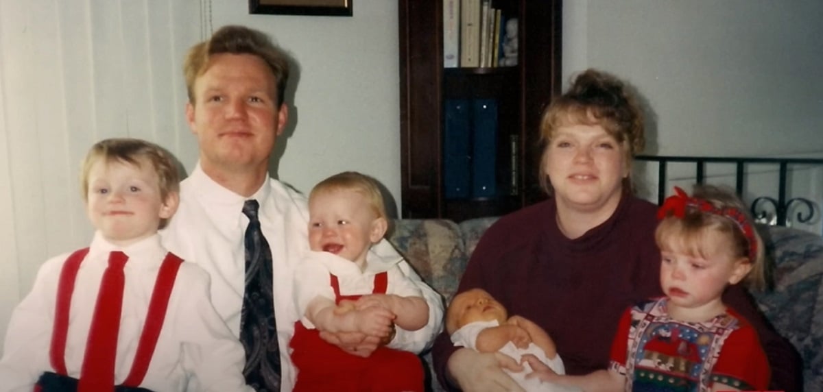 Kody Brown and Janelle Brown with Logan Brown, Hunter Brown, Maddison Brown and Garrison Brown in an undated family photo 