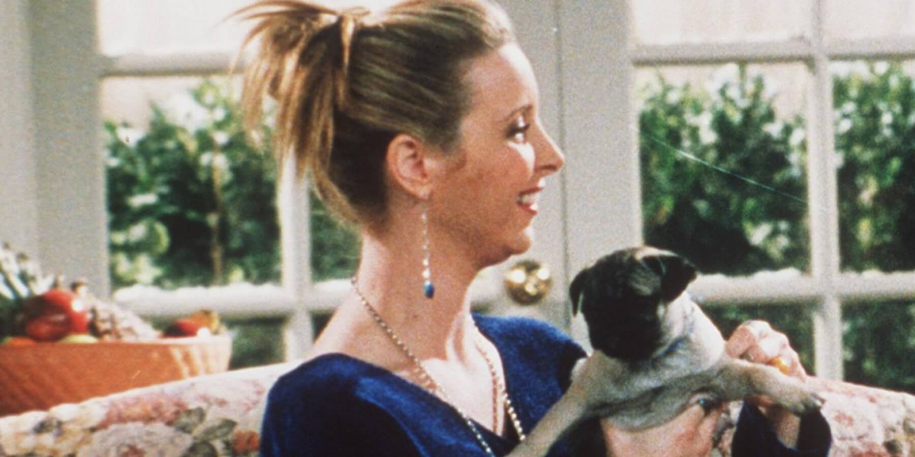 Lisa Kudrow pictured in a scene still from season 4 of 'Friends.'