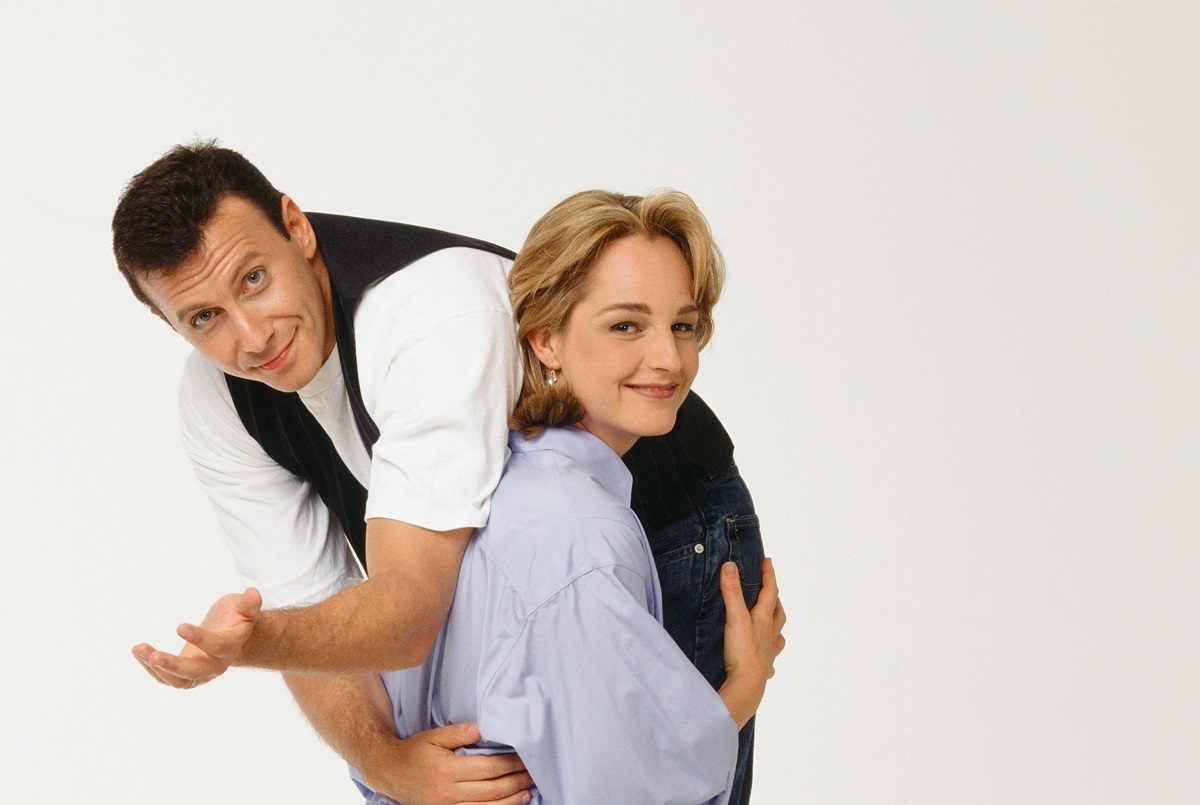 Paul Reiser as Paul Buchman and Helen Hunt as Jamie Buchman in a promotional photo for 'Mad About You'
