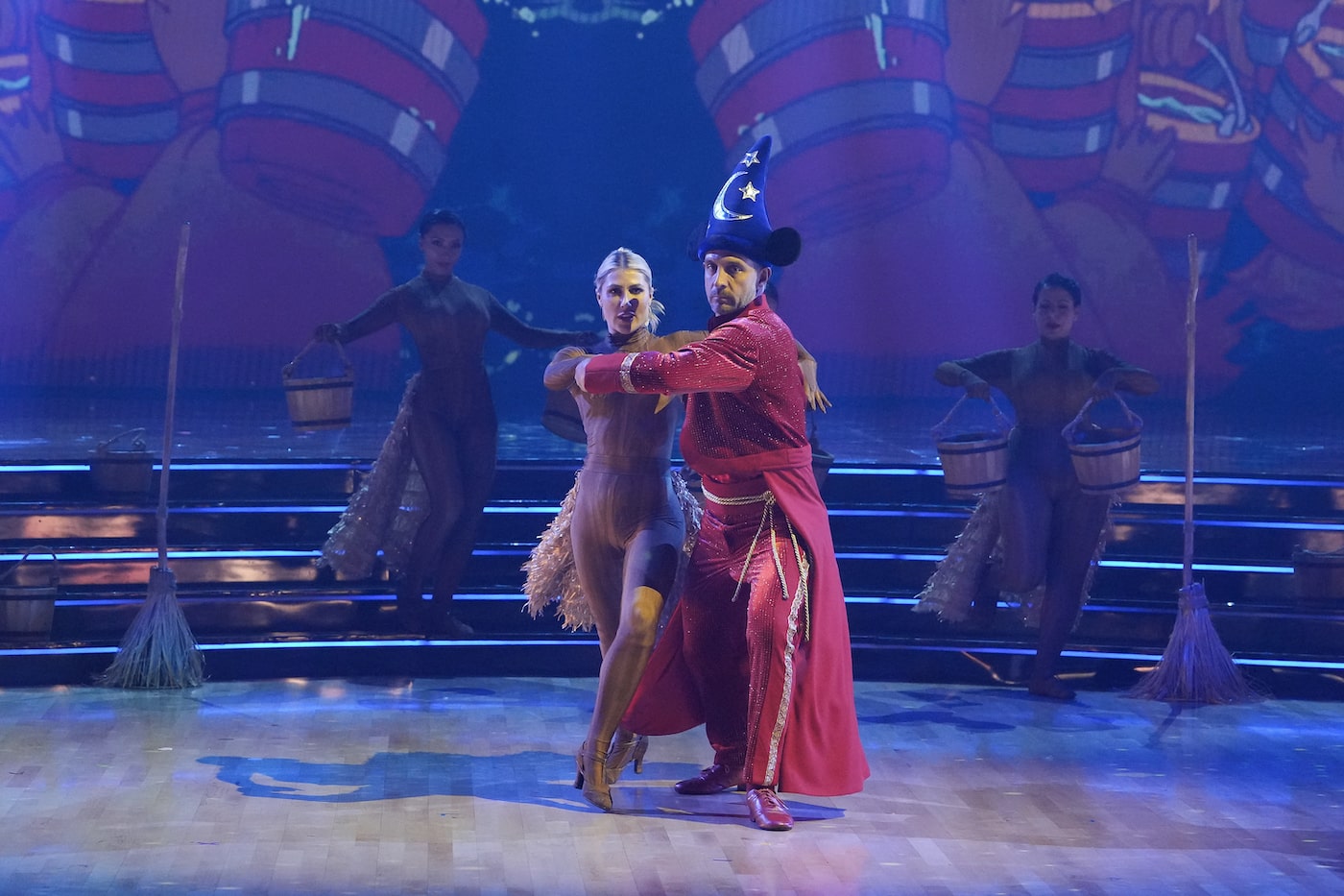 Mauricio Umansky Dedicates 'Dancing with the Stars' Number to Estranged