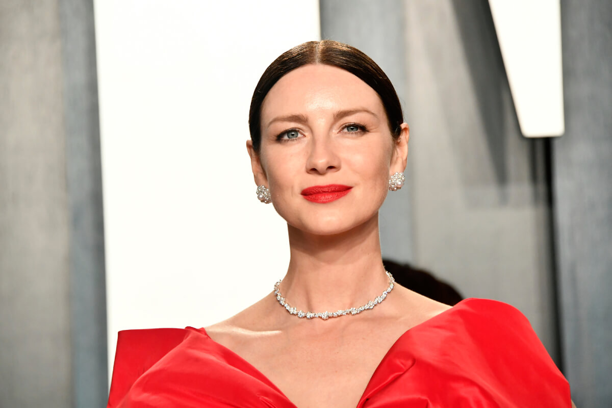 Caitriona Balfe attends the 2020 Vanity Fair Oscar Party hosted by Radhika Jones at Wallis Annenberg Center for the Performing Arts on February 09, 2020 in Beverly Hills, California