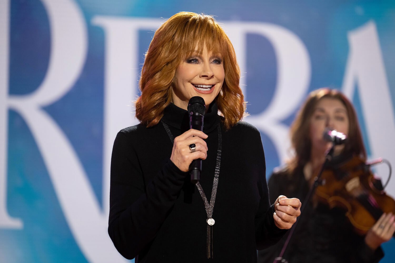 ‘The Voice’ Coach Reba McEntire Pays $100,000 Per Year to Look Young, Sources Claim