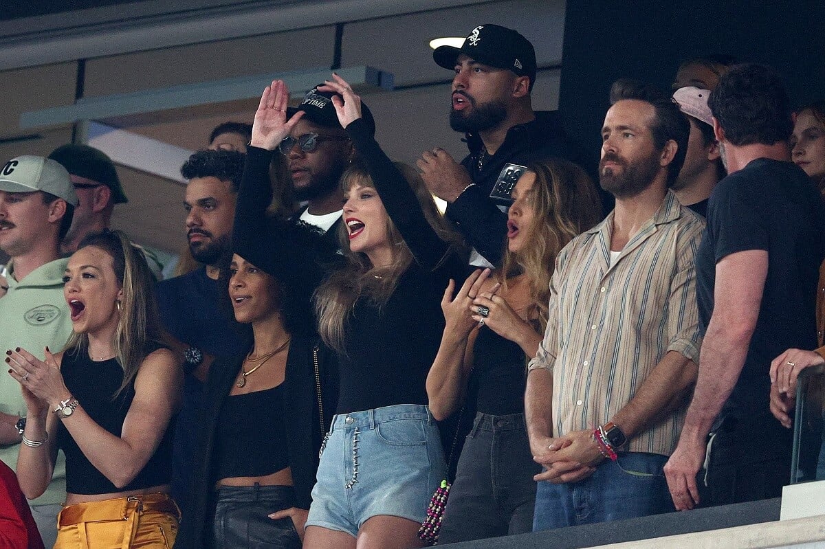 Taylor Swift and her celebrity pals cheering during the Chiefs-Jets game at MetLife Stadium