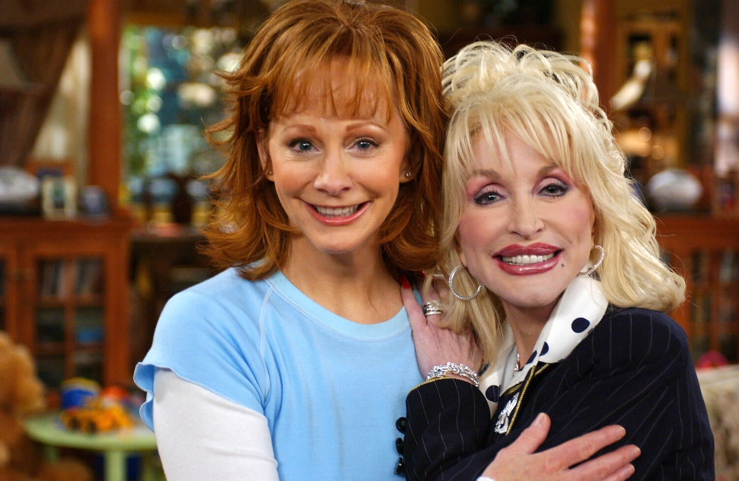 The Voice' Star Reba McEntire Never Calls or Texts Dolly Parton
