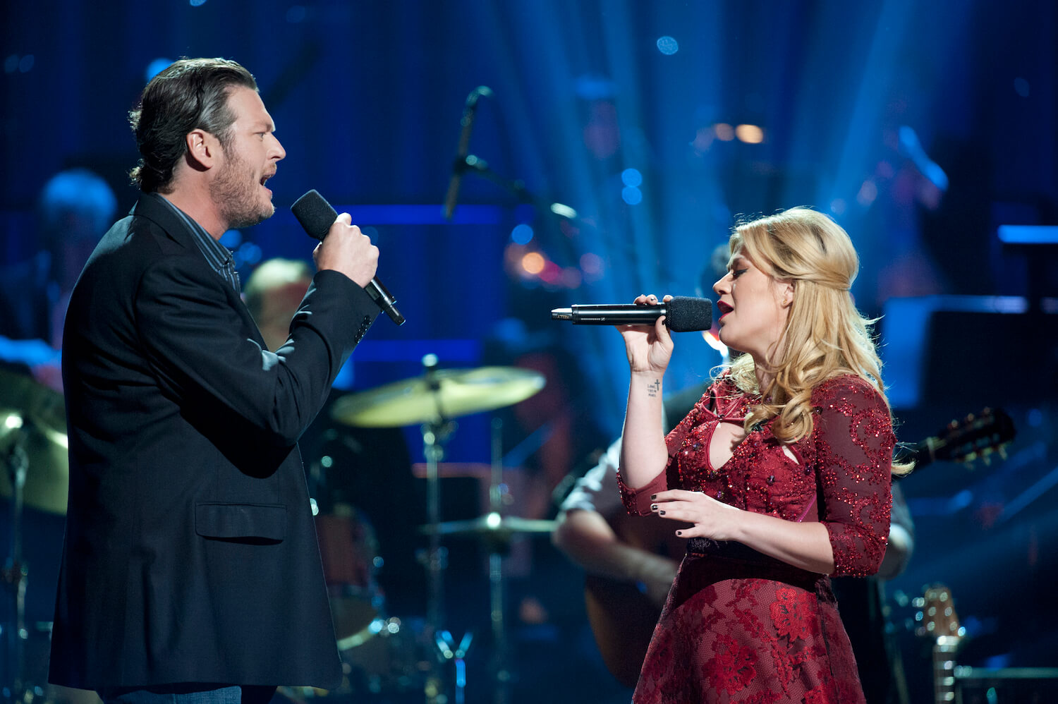 'Barmageddon' Season 2 stars Blake Shelton and Kelly Clarkson