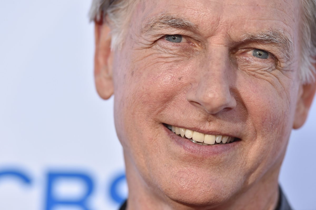 Mark Harmon smiling at the the sixth biennial Stand Up To Cancer.