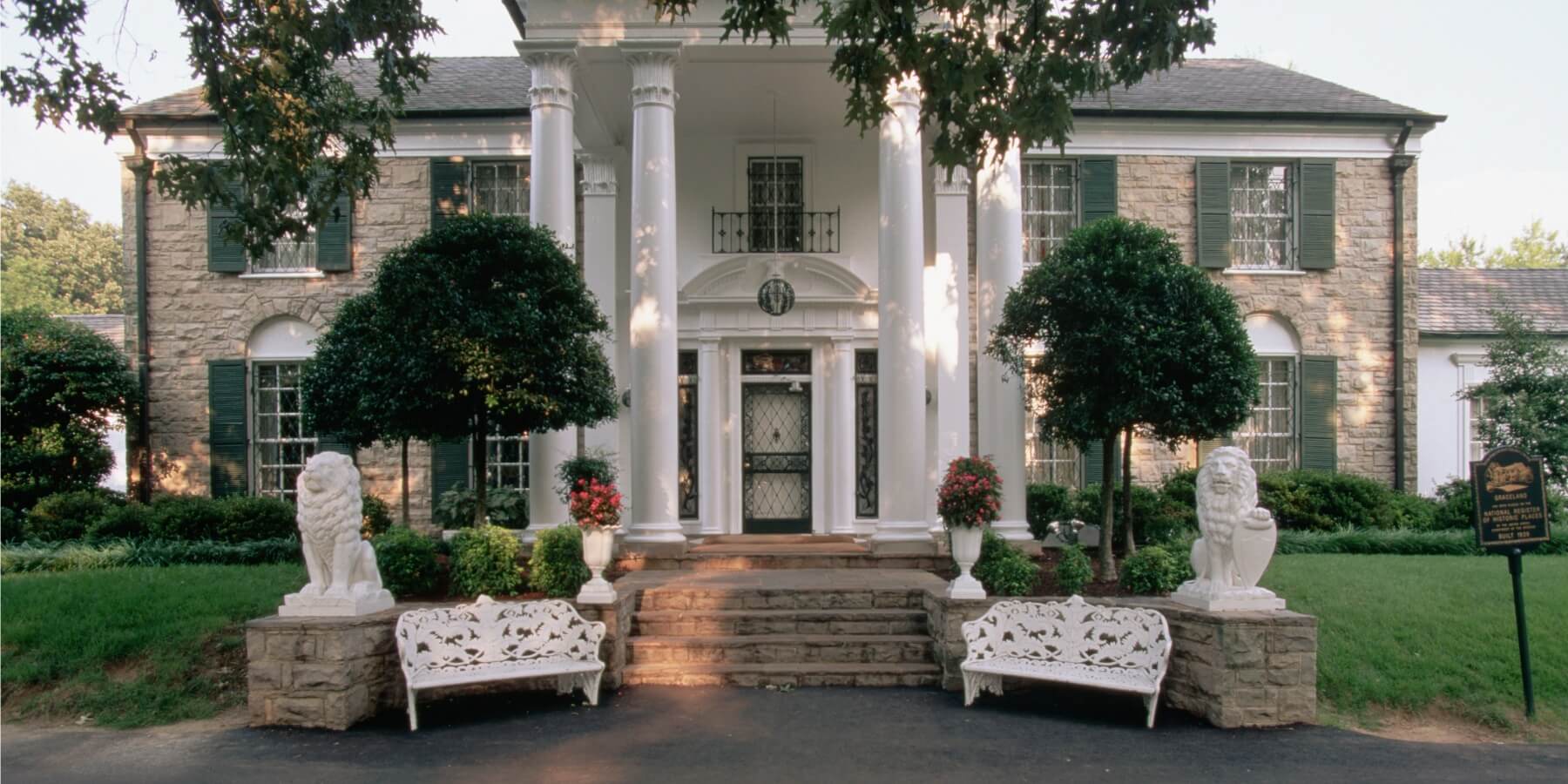 The exterior of Graceland in Memphis, TN.