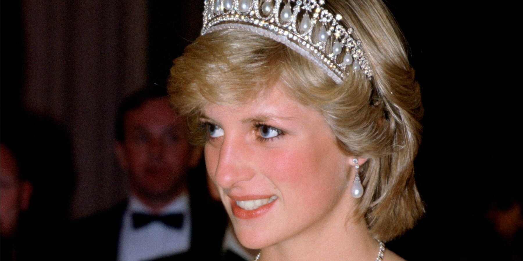 Princess Diana wears the Cambridge Lovers Knot tiara during an official state visit to Canada.