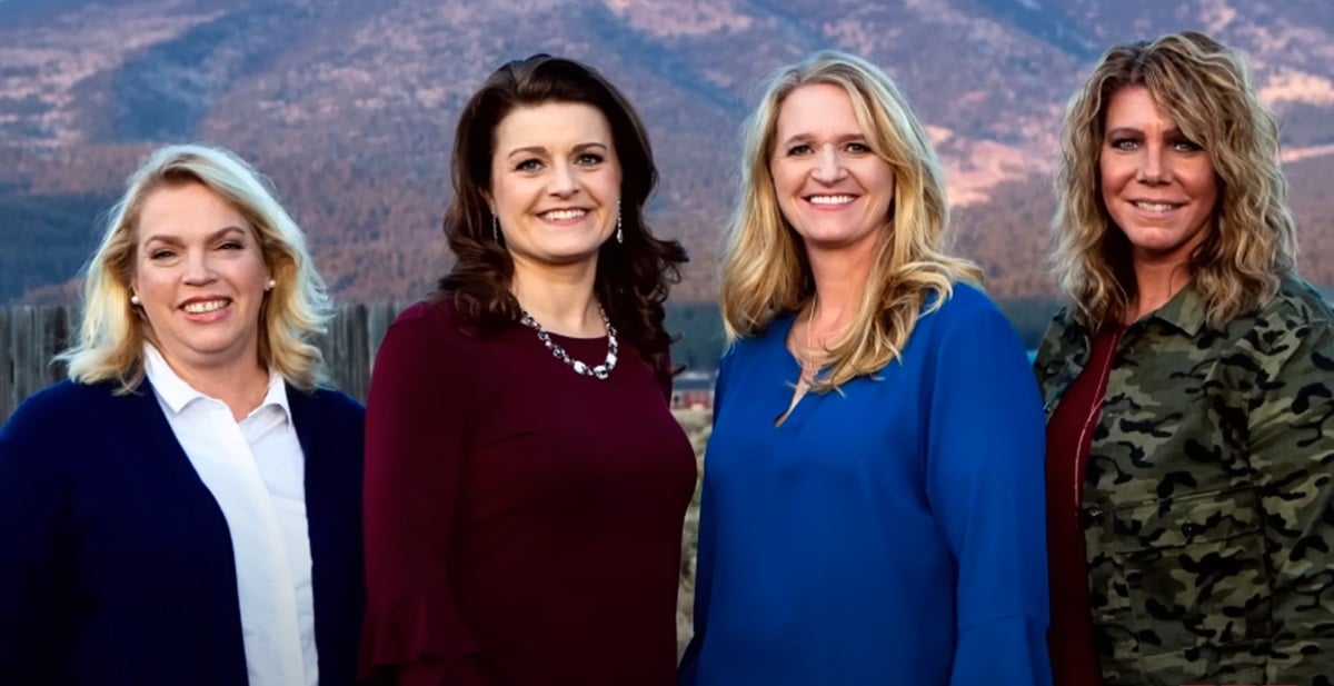 Janelle, Robyn, Christine and Meri Brown stand together in Flagstaff, while the 'Sister Wives' stars developed a friendship now, that wasn't always the case. 