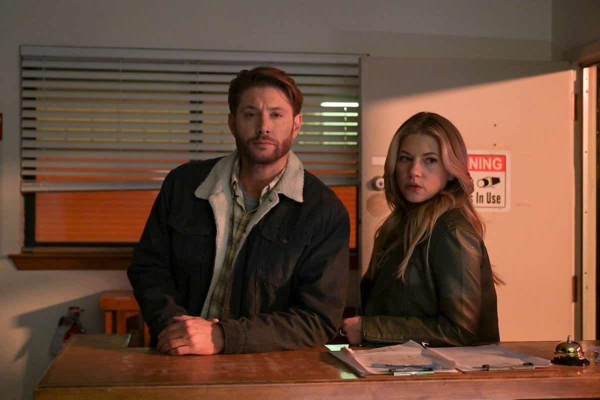 Jensen Ackles and Kathleen Winnick leaning against a counter in 'Big Sky' Season 3