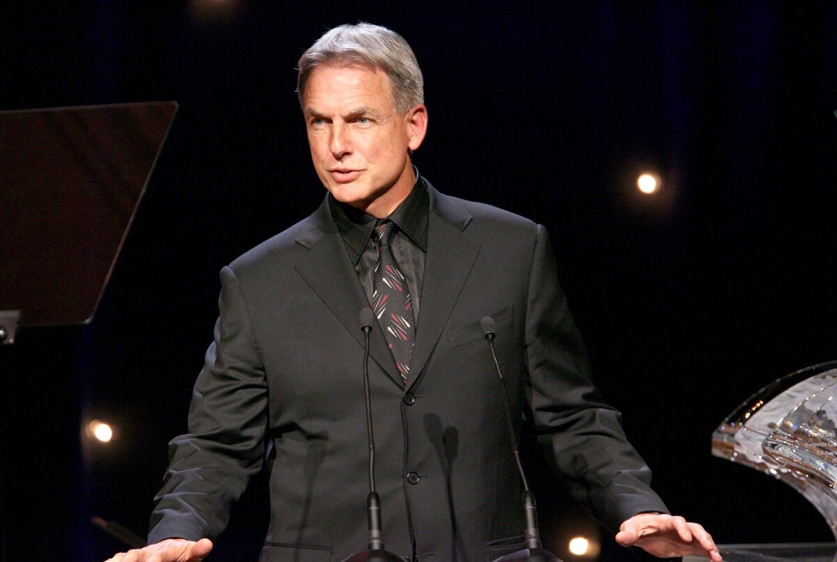 Mark Harmon on stage in a black suit at the UNICEF Snowflake Ball Honoring Leslie Moonves and Trudie Styler.