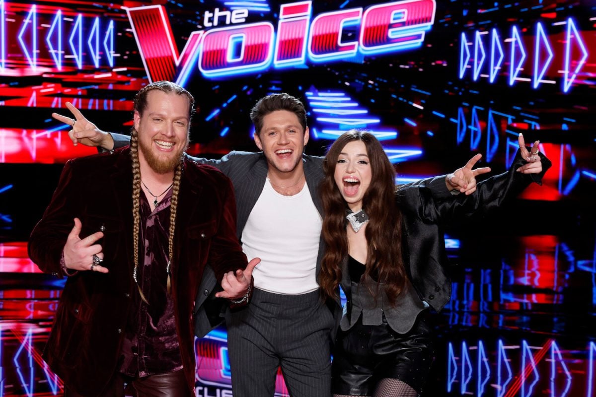 Huntley, Niall Horan, and Mara Justine posing with big smiles in 'The Voice' Season 24
