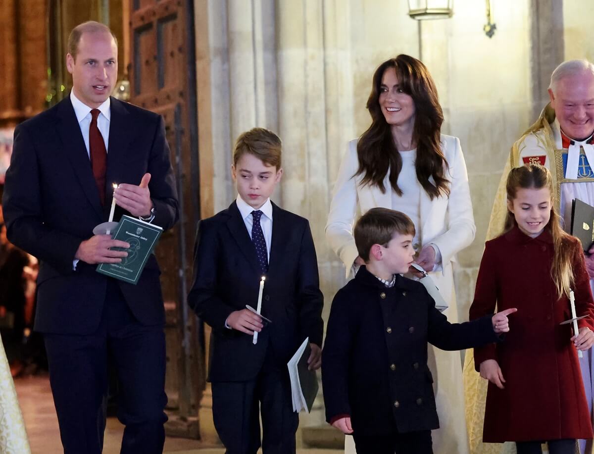 Prince William, Kate Middleton, and their children depart from the "Together At Christmas" Carol Service at Westminster Abbey