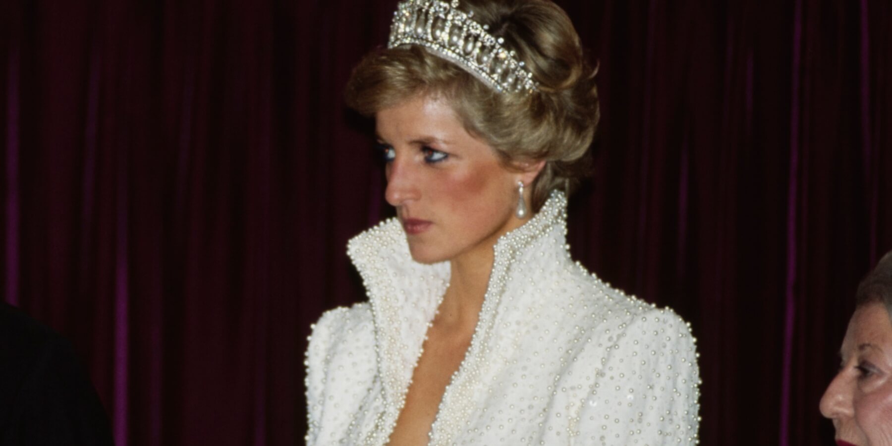 Princess Diana wears the Lovers Knot tiara in 1989.