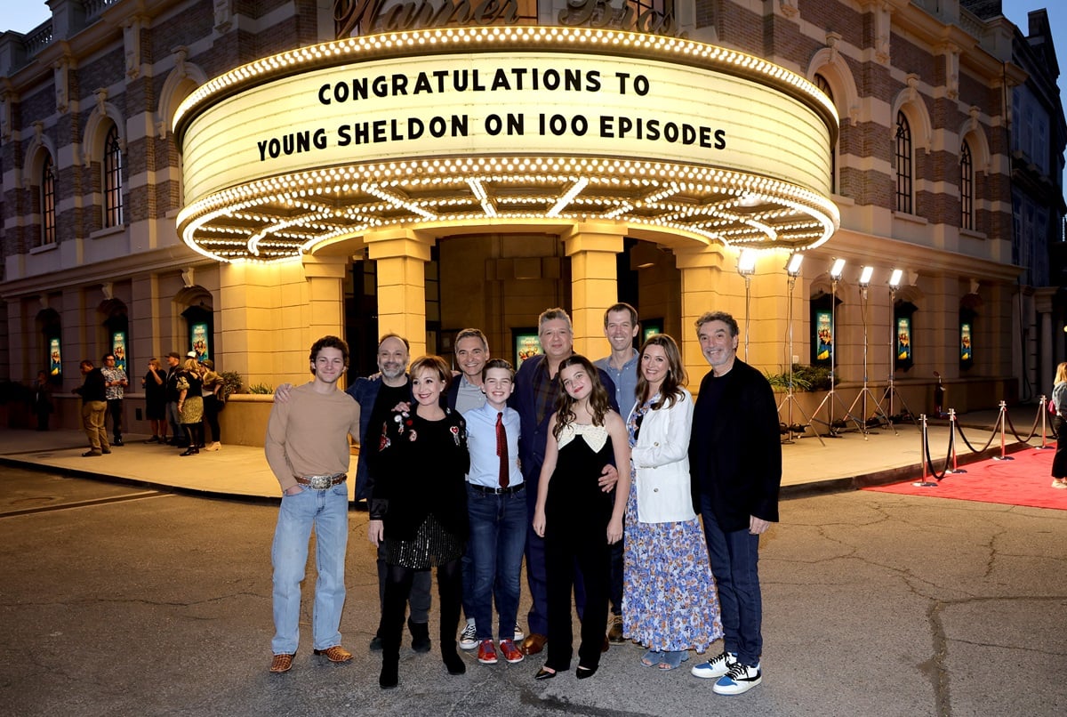 Montana Jordan, Steven Molaro, Annie Potts, Steve Holland, Iain Armitage, Lance Barber, Raegan Revford, Matt Hobby, Zoe Perry and Chuck Lorre pose at the premiere of Warner Bros. 100th Episode of "Young Sheldon" at Warner Bros. Studios