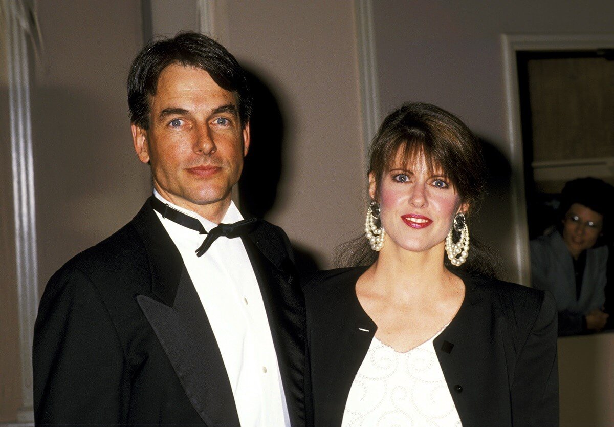 Pam Dawber posing next to Mark Harmon.