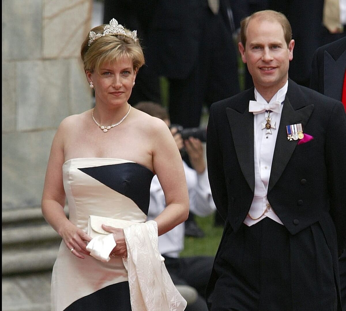 Prince Edward and Sophie (now-Duchess of Edinburgh) arrive at the wedding of Princess Martha Louise and Ari Behn in Trondheim, Norway