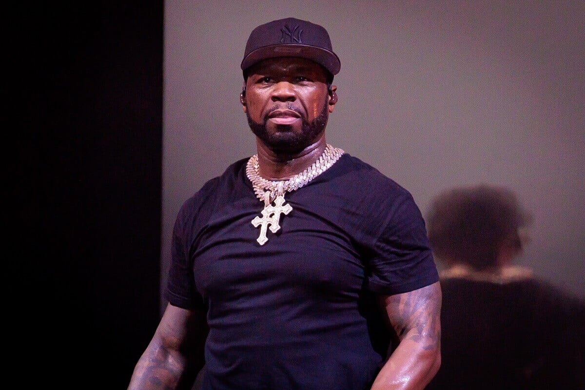 50 Cent posing in a black shirt at the Mediolanum Forum of Assago.