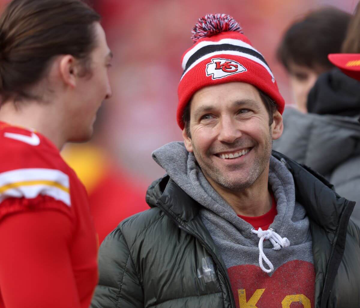 Actor Paul Rudd talks with kicker Harrison Butker #7 of the Kansas City Chiefs before the AFC Championship Game