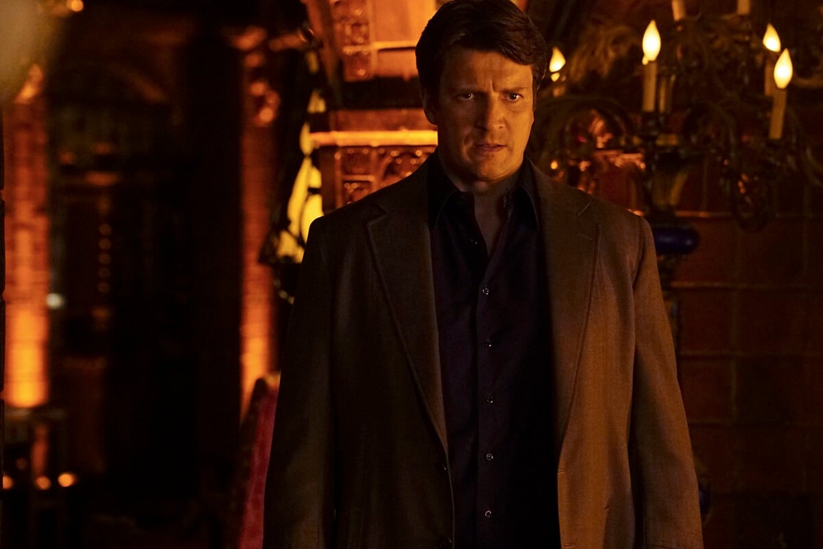 Nathan Fillion posing as Richard Castle in an episode of 'Castle'.