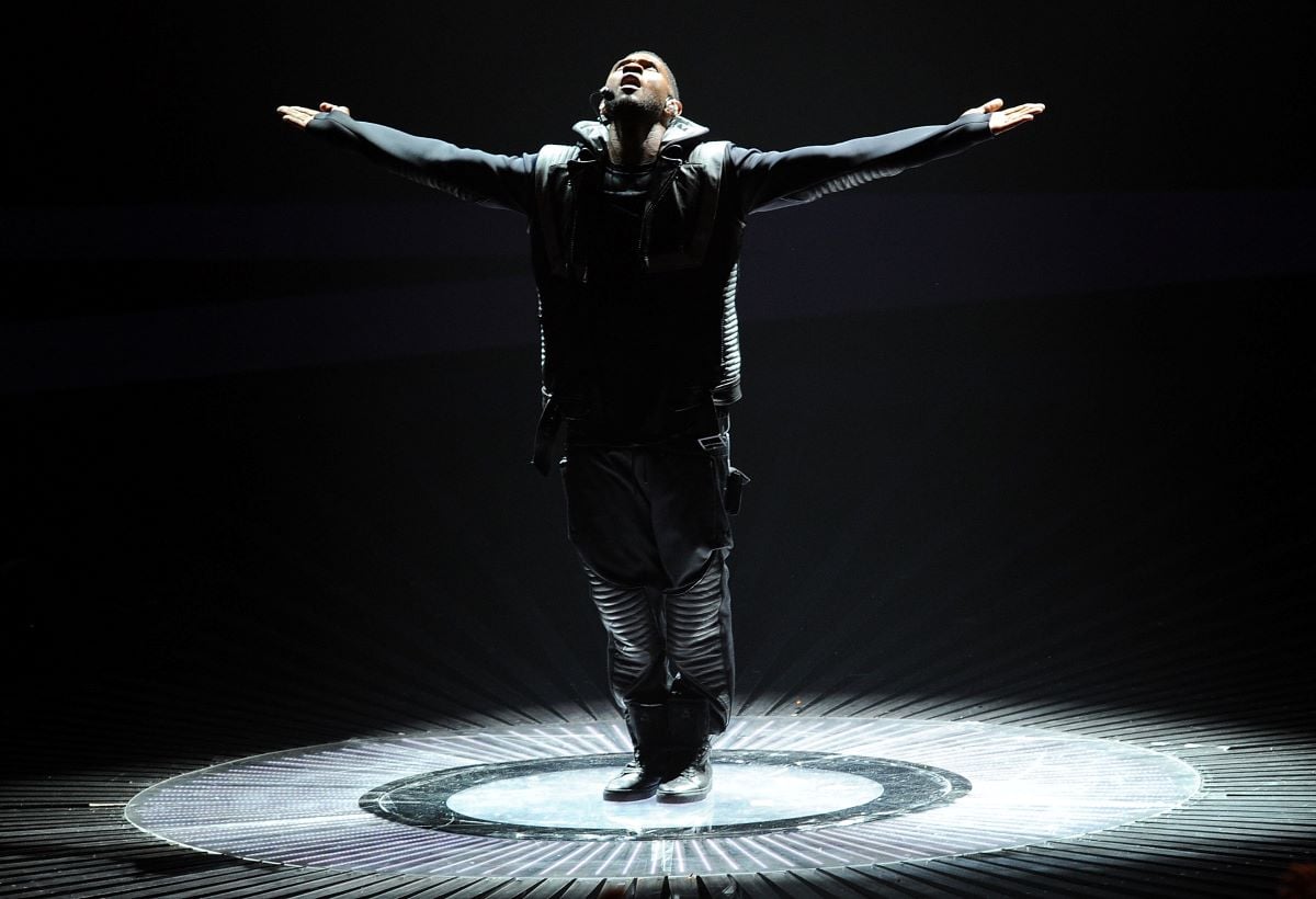 Usher performs onstage at the MTV Video Music Awards