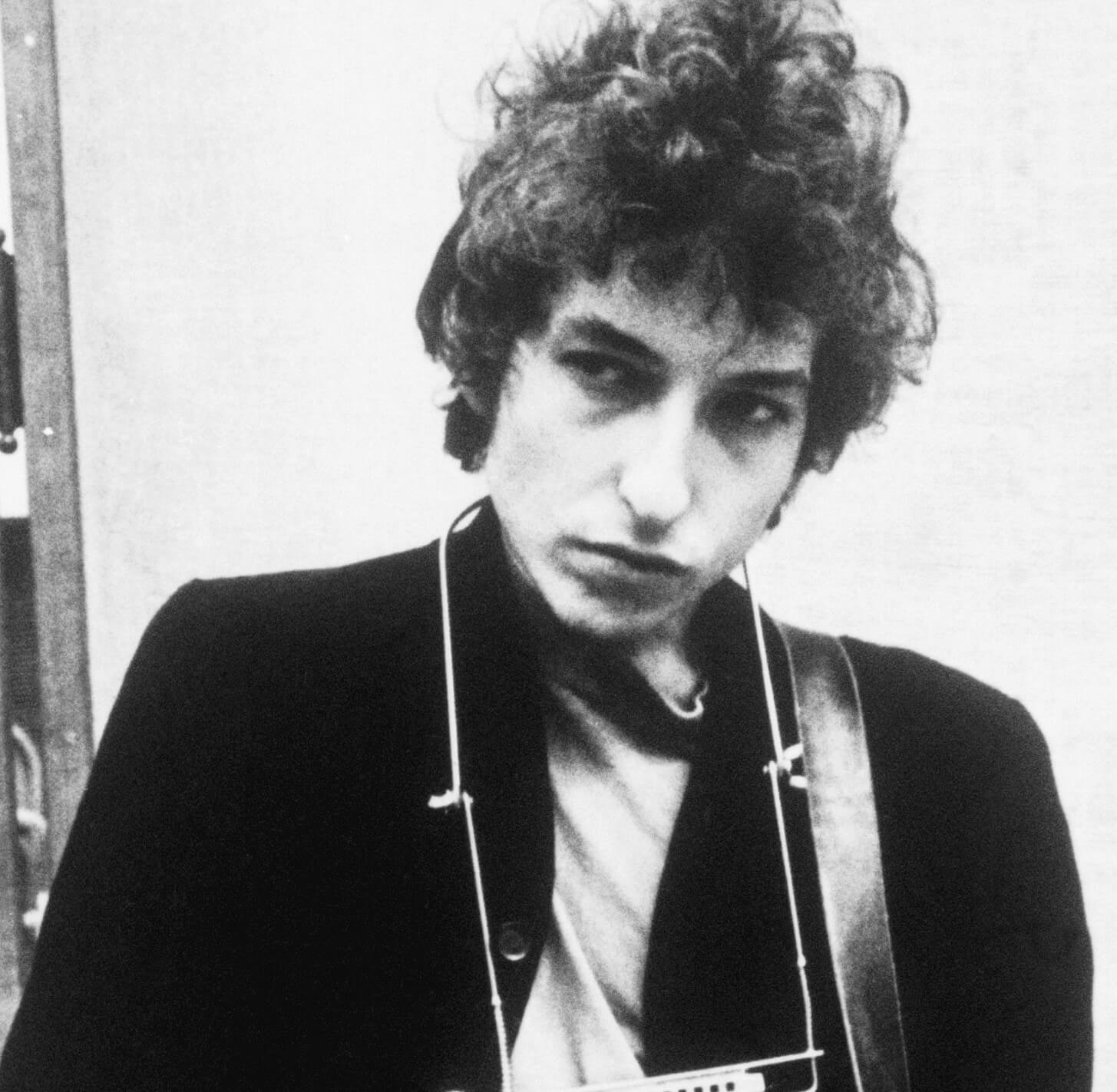 Bob Dylan in black-and-white