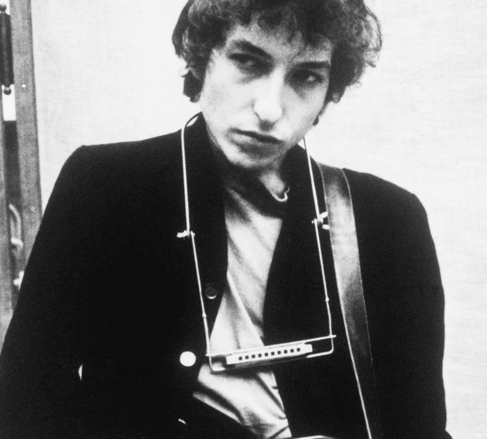 Bob Dylan in black-and-white
