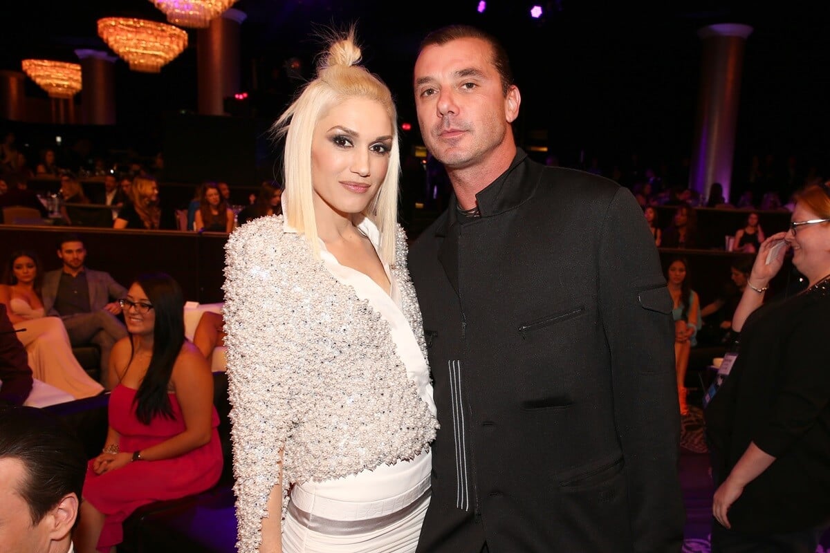 Gwen Stefani posing next to Gavin Rossdale at the PEOPLE Magazine Awards at The Beverly Hilton Hotel.